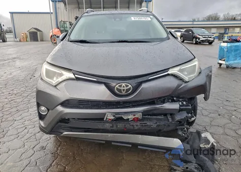 2017 Toyota Rav4 Xle z USA, uszkodzony, nr VIN JTMWFREV5HJ714066
